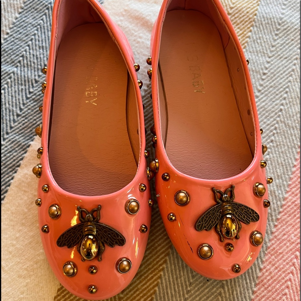 Pink bee dress shoes
